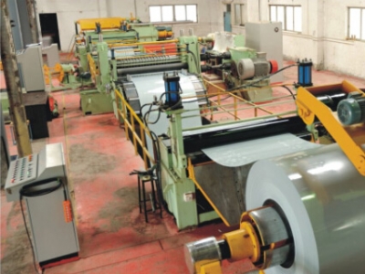 自(zi)動化(hua)金屬(shu)分條(tiao)機 全(quan)面提(ti)升加(jia)工生(sheng)産效(xiao)益