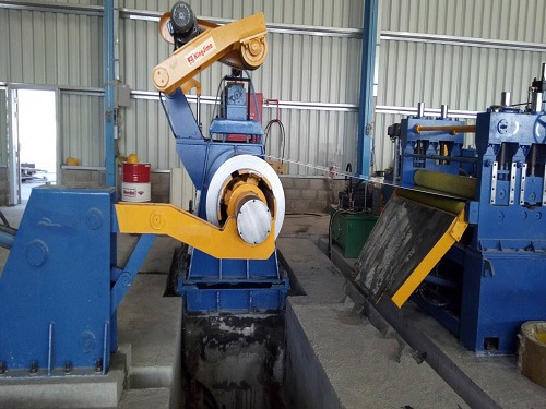 精密分(fen)條生産(chan)線出口(kou)到阿曼(man)