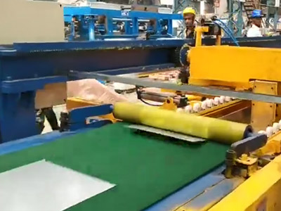 KJF100-3x1600mm飛剪(jian)生産線