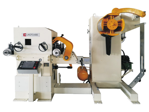 三機(ji)一體高配(pei)型精密型(xing)料架矯直(zhi)送料機