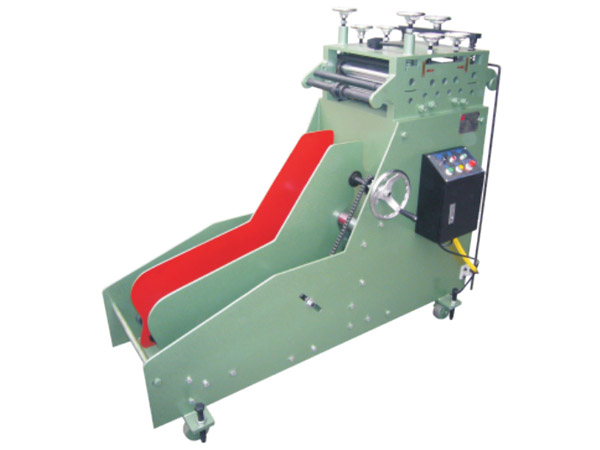 CL材(cai)料矯正(zheng)機系列(lie)